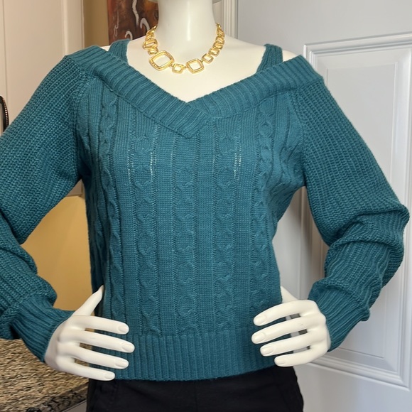 Shein off the shoulder sweater - Picture 5 of 5
